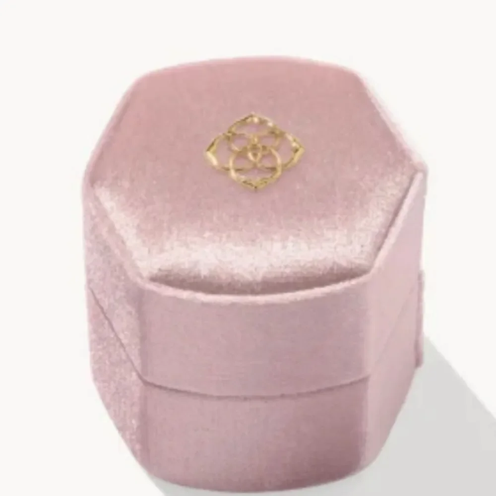 Kendra‎ Scott Davis Velvet Box- Blush